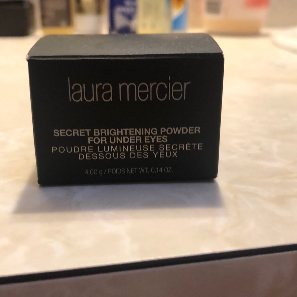 Laura Mercier secret brightening powder